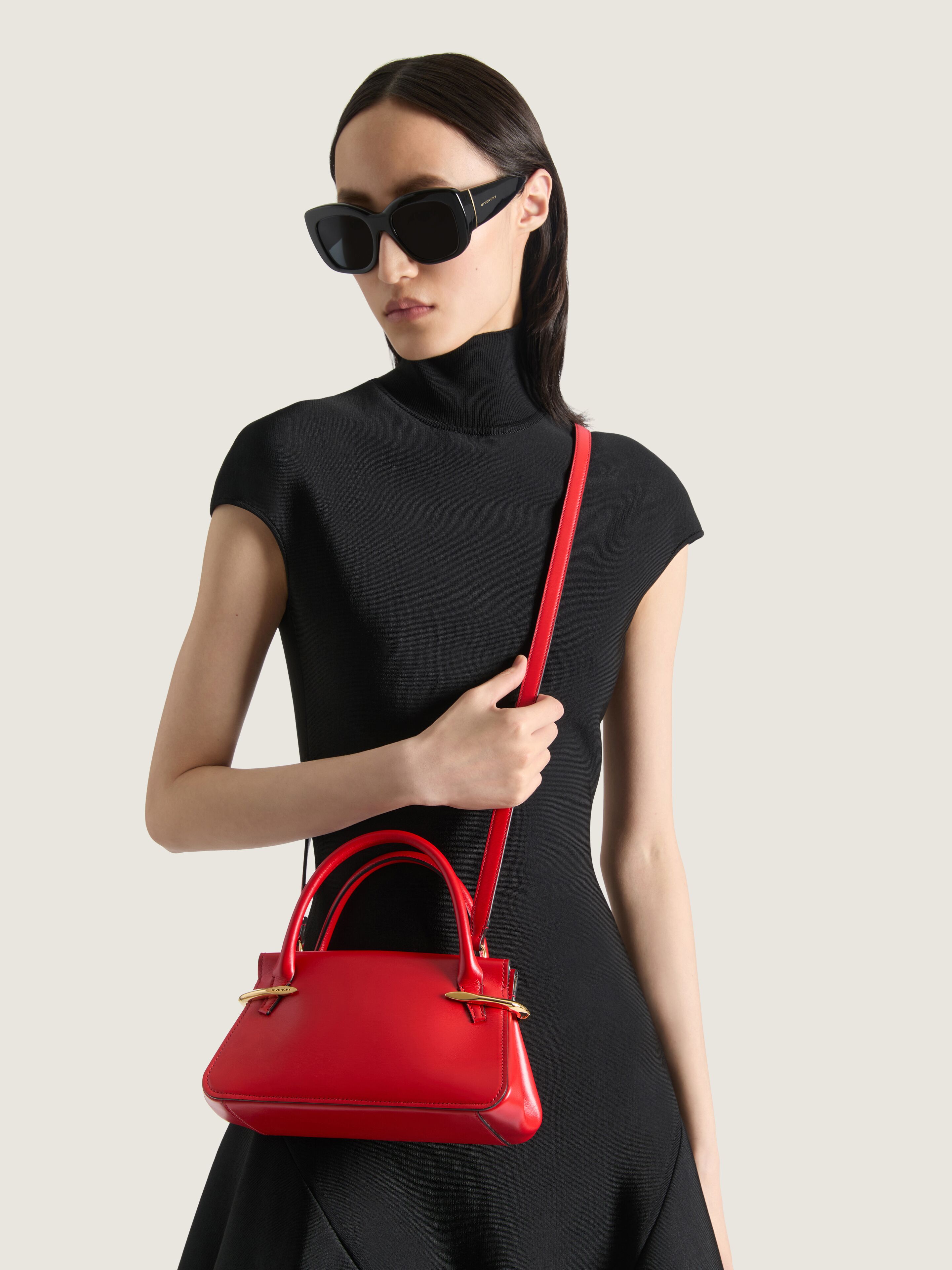 Mini Pinch bag in leather